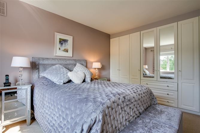 8 Vesey Park, Lucan, Co. Dublin
