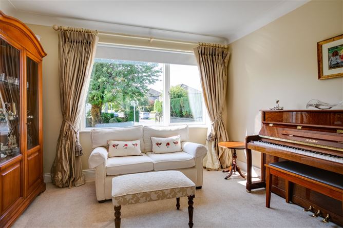 8 Vesey Park, Lucan, Co. Dublin