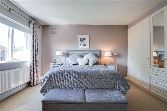 8 Vesey Park, Lucan, Co. Dublin