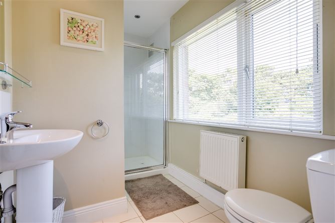 8 Vesey Park, Lucan, Co. Dublin