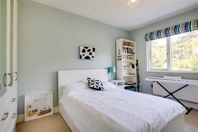 8 Vesey Park, Lucan, Co. Dublin
