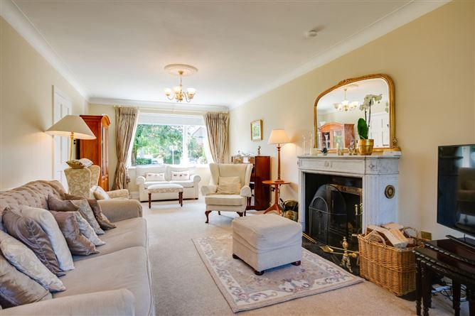 8 Vesey Park, Lucan, Co. Dublin
