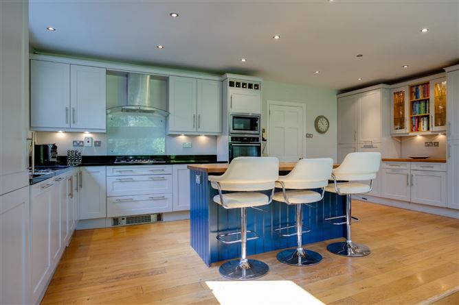 8 Vesey Park, Lucan, Co. Dublin