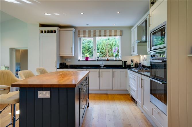 8 Vesey Park, Lucan, Co. Dublin