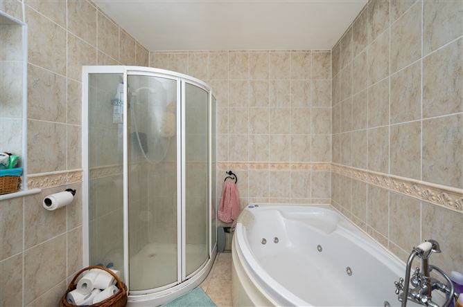 24 Carraig Aoil, Cloughduv, Cork