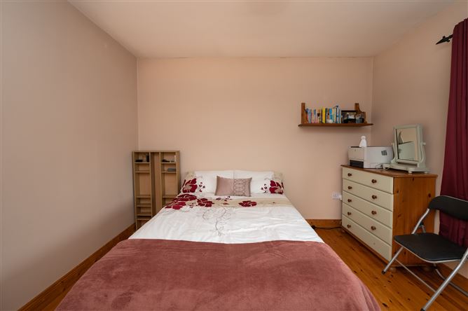24 Carraig Aoil, Cloughduv, Cork