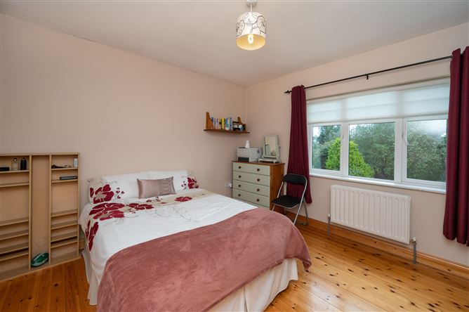 24 Carraig Aoil, Cloughduv, Cork