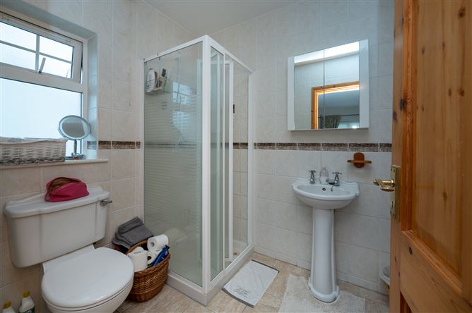 24 Carraig Aoil, Cloughduv, Cork
