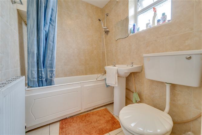 94 Mountain View Park , Rathfarnham,   Dublin 14