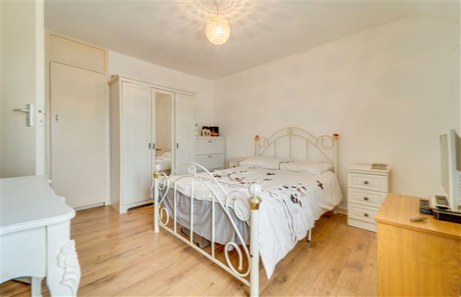 94 Mountain View Park , Rathfarnham,   Dublin 14