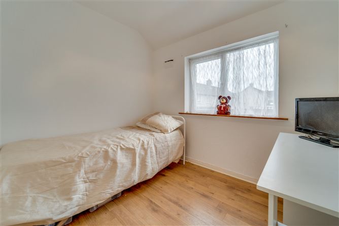 94 Mountain View Park , Rathfarnham,   Dublin 14