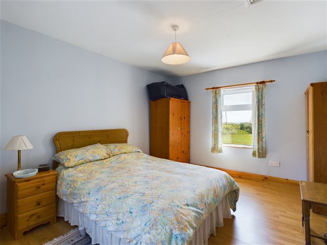 Clouncuneen, Carrigaholt, Co. Clare.