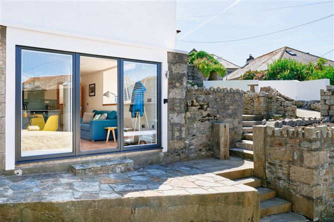 The Surfer's Hideout,Porthleven,Cornwall,United Kingdom - Five Star ...