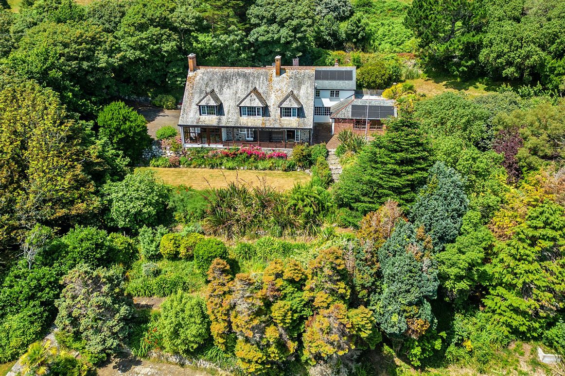 Clifftop Charm,Coverack, Cornwall, United Kingdom