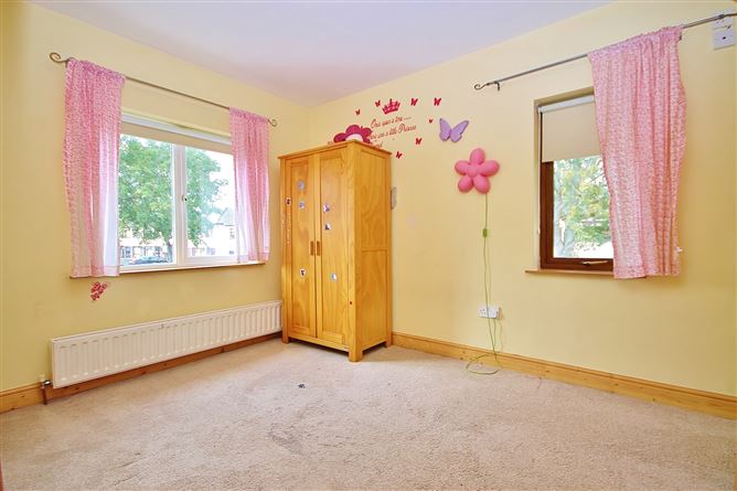 6a Walnut Close, Kingswood, Dublin 24