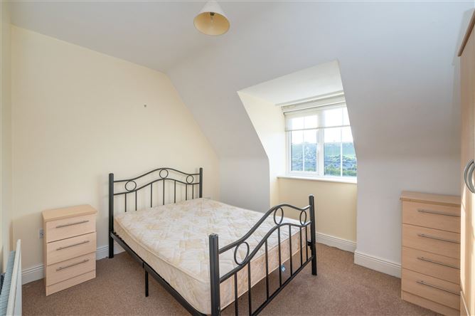 8 Pembroke Close East, Passage West, Cork