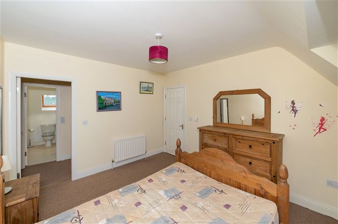 8 Pembroke Close East, Passage West, Cork