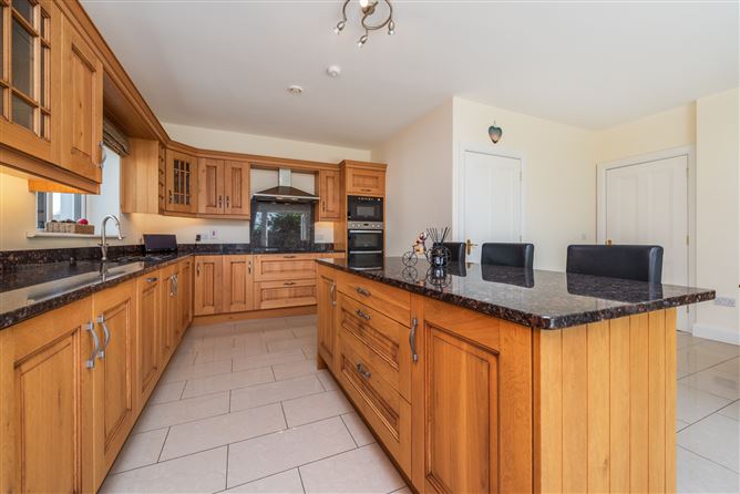 https://photos-a.propertyimages.ie/media/6/2/8/4925826/66df50b8-0956-4513-b07c-8f982b0ac358_l.jpg