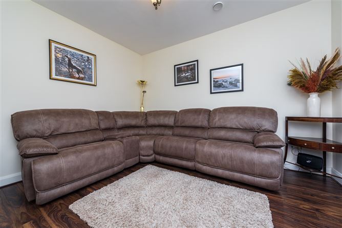 https://photos-a.propertyimages.ie/media/6/2/8/4925826/66df50b8-0956-4513-b07c-8f982b0ac358_l.jpg