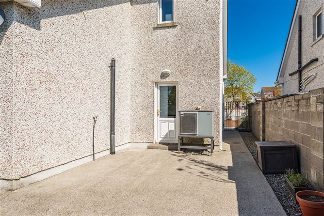 https://photos-a.propertyimages.ie/media/6/2/8/4925826/66df50b8-0956-4513-b07c-8f982b0ac358_l.jpg