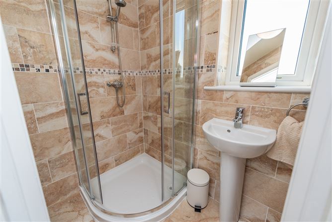 https://photos-a.propertyimages.ie/media/6/2/8/4925826/66df50b8-0956-4513-b07c-8f982b0ac358_l.jpg