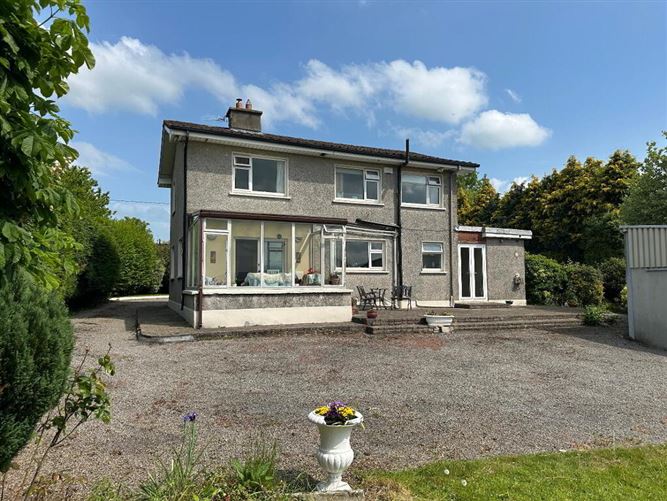 Townspark, Cahir, Co. Tipperary, Tipperary