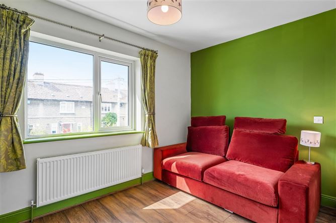 Photo 20 of 32 — 10 Larkfield Gardens, Harold'scross, Dublin 6W