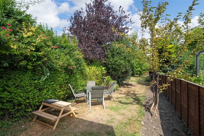 Photo 25 of 32 — 10 Larkfield Gardens, Harold'scross, Dublin 6W