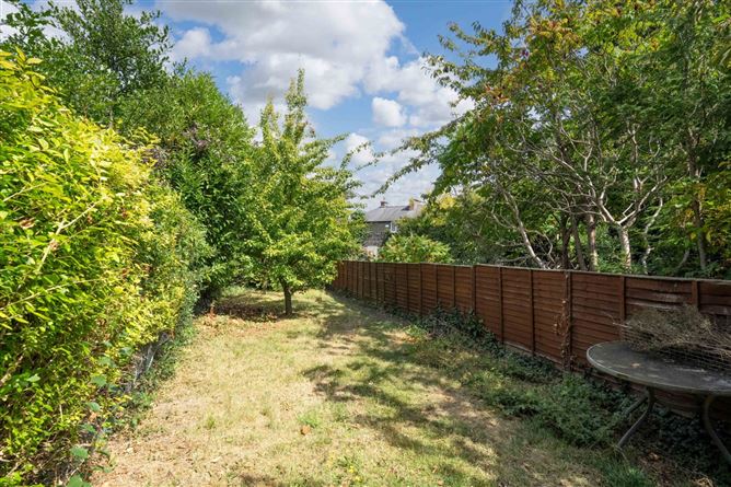 Photo 29 of 32 — 10 Larkfield Gardens, Harold'scross, Dublin 6W