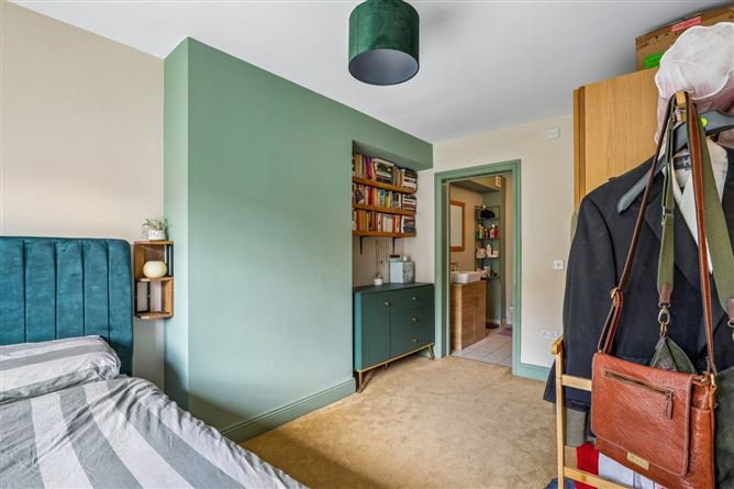 Photo 16 of 32 — 10 Larkfield Gardens, Harold'scross, Dublin 6W