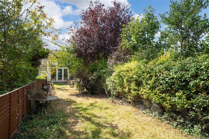 Photo 27 of 32 — 10 Larkfield Gardens, Harold'scross, Dublin 6W