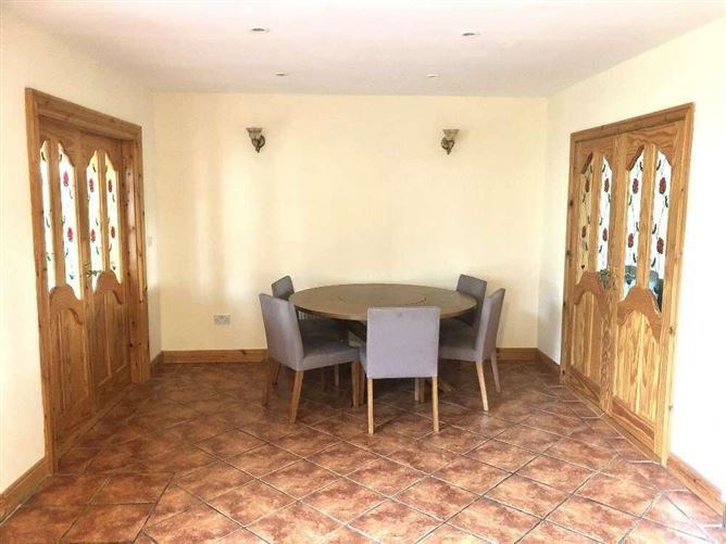 24 Castle Court, Lismore, Waterford