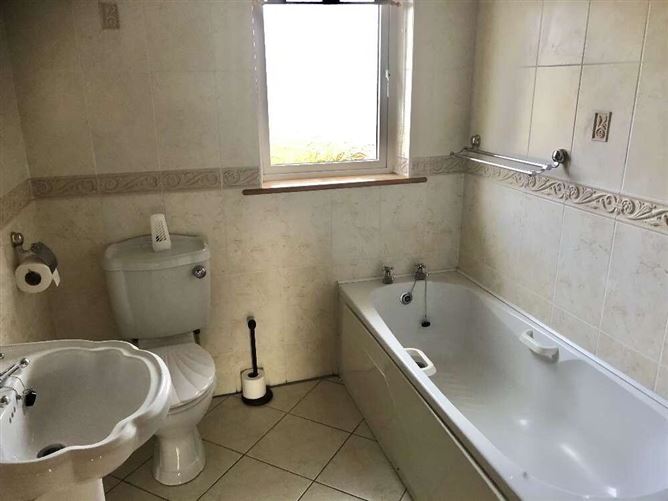 24 Castle Court, Lismore, Waterford