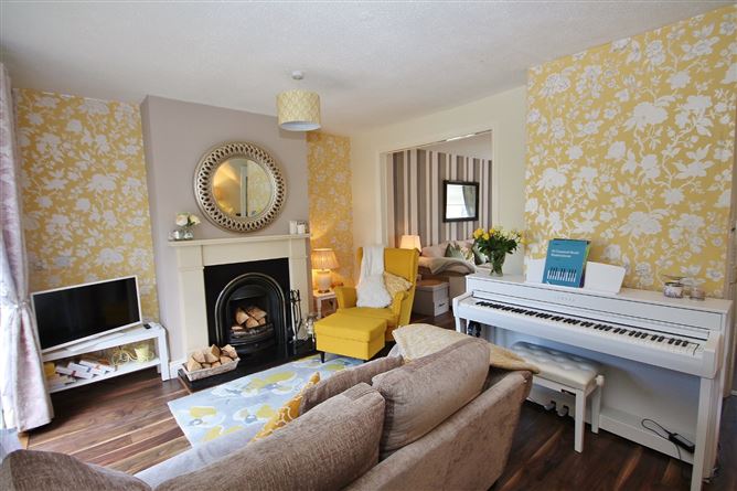 33 Hillcrest Avenue, Lucan, Co. Dublin