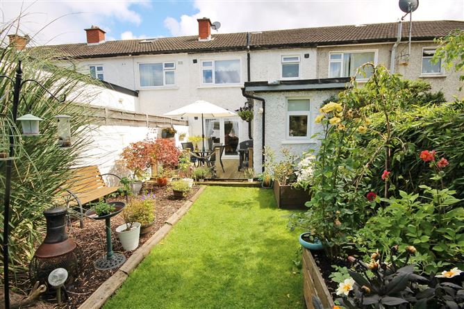 33 Hillcrest Avenue, Lucan, Co. Dublin