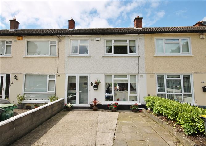 33 Hillcrest Avenue, Lucan, Co. Dublin
