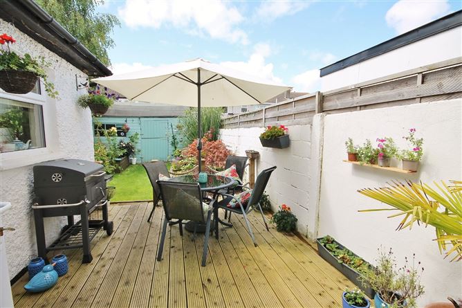 33 Hillcrest Avenue, Lucan, Co. Dublin