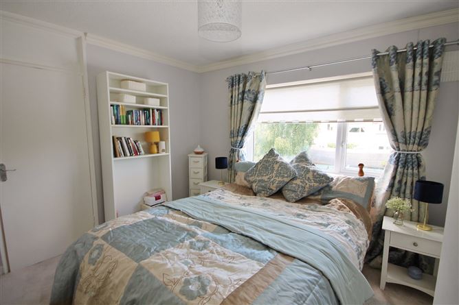 33 Hillcrest Avenue, Lucan, Co. Dublin