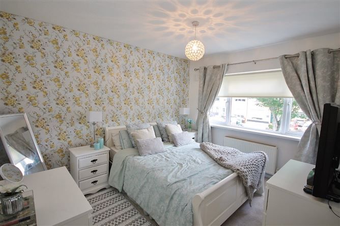 33 Hillcrest Avenue, Lucan, Co. Dublin