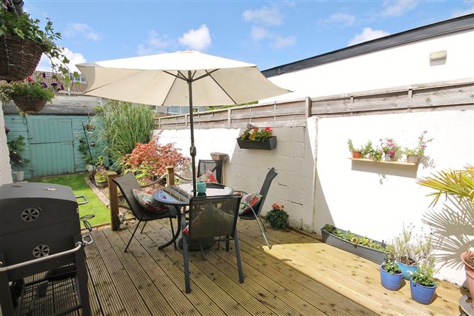 33 Hillcrest Avenue, Lucan, Co. Dublin