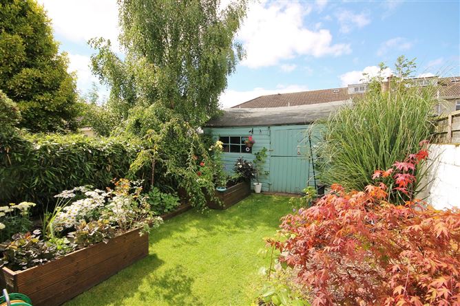 33 Hillcrest Avenue, Lucan, Co. Dublin