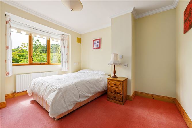 28 Rathmichael Park, Shankill, Dublin 18