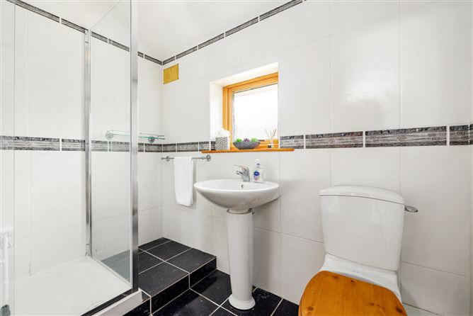 28 Rathmichael Park, Shankill, Dublin 18