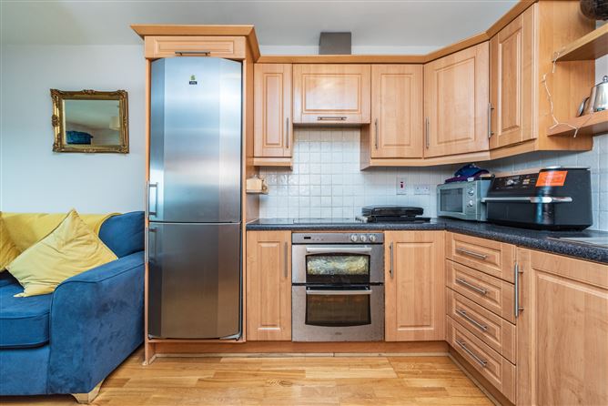 https://photos-a.propertyimages.ie/media/6/2/9/4948926/08b55a61-ff2f-4b97-9f7e-891716b895da_l.jpg