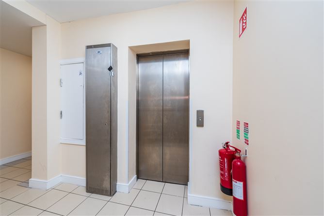 https://photos-a.propertyimages.ie/media/6/2/9/4948926/08b55a61-ff2f-4b97-9f7e-891716b895da_l.jpg