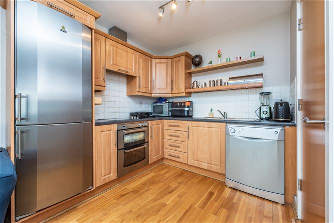 https://photos-a.propertyimages.ie/media/6/2/9/4948926/08b55a61-ff2f-4b97-9f7e-891716b895da_l.jpg
