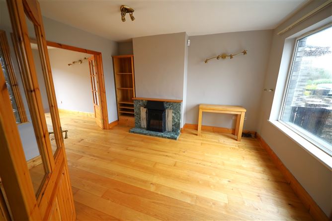 8 Owenabue View, Carrigaline, Cork