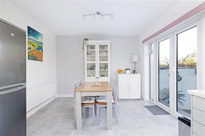 71 Hillcrest Drive, Lucan, Dublin