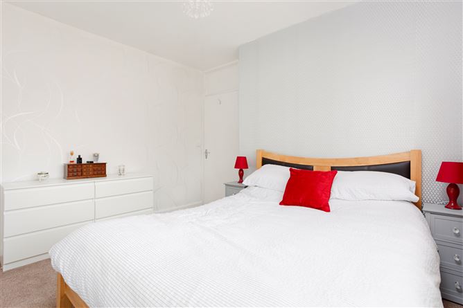 71 Hillcrest Drive, Lucan, Dublin