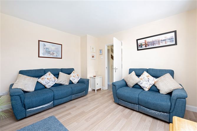 71 Hillcrest Drive, Lucan, Dublin